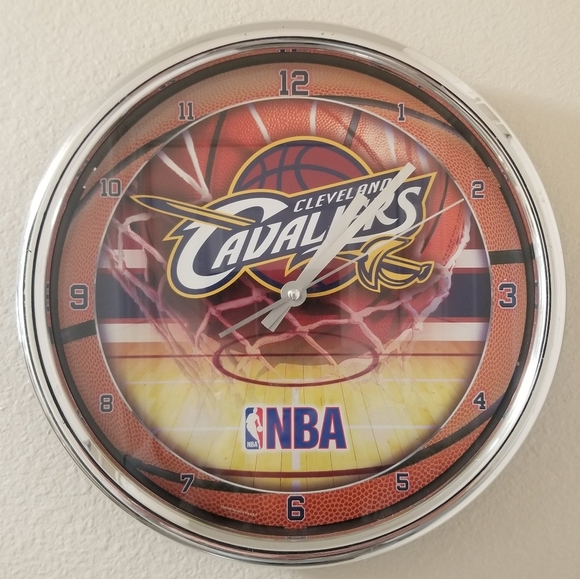 NBA Cleveland Cavaliers Chrome Round Wall Clock 12" - Picture 9 of 9